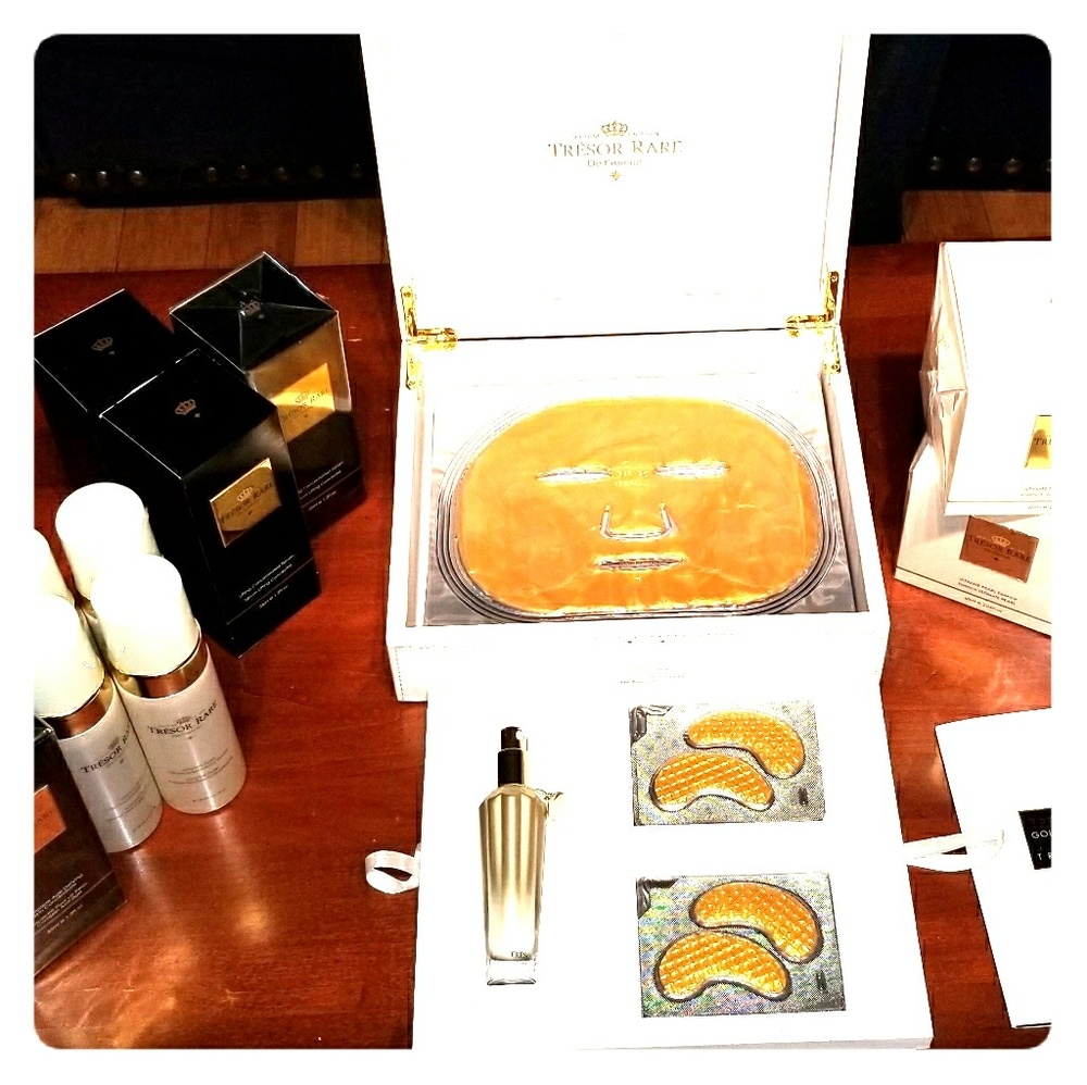 Trèsor Rare Golden Elixir Age Defying Skin Care